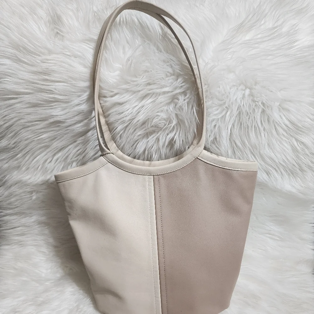 Coach Bea soft Leather Tote Like New w/dust Bag